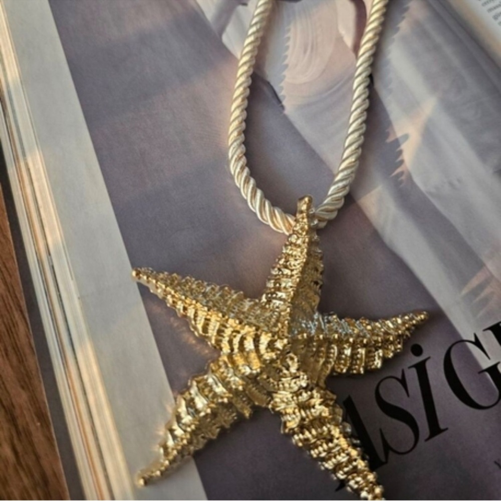 Starfish Gold Necklace&Earrings Set - Picture 6 of 7